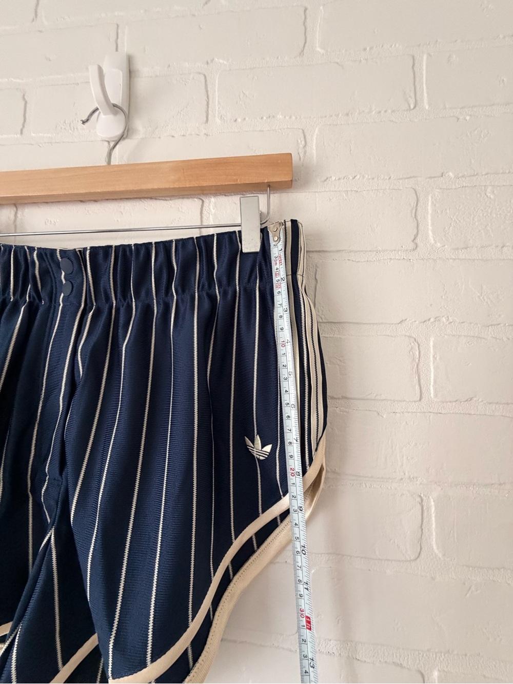 Adidas Originals Women’s Navy Pinstripe Firebird Shorts w Cream Trim, M, NWT - Picture 6 of 12